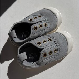 H&M - Toddler Gray Slip-On Shoes (size 4-5)